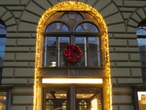 BILD:   		Christmas shopping im Ludwigpalais        