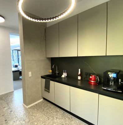Komplett ausgestattes Büro zu vermieten