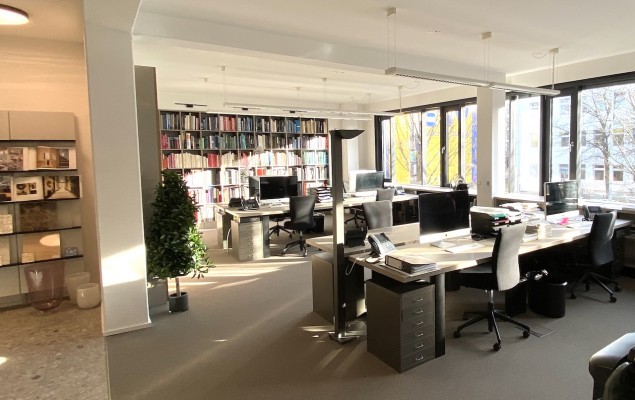 Komplett ausgestattes Büro zu vermieten