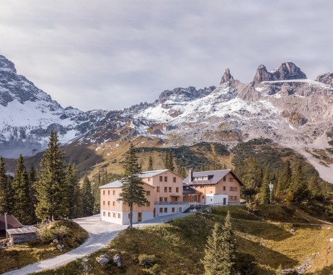 Lindauer Hütte,   Foto © Simon Vorhammer