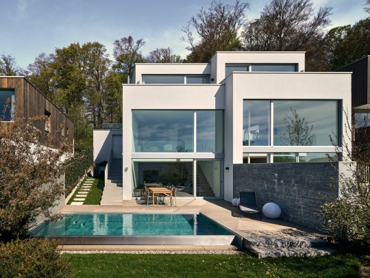 BILD:       		Haus E2            
