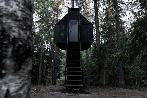 Eine Mischung aus Baumhaus und Ufo