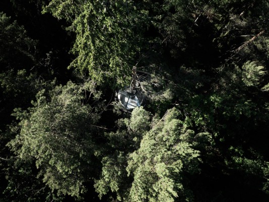 Eine Mischung aus Baumhaus und Ufo