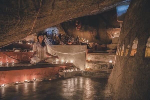 Diese Felsengrotte diente buddhistischen Mönchen einst als Meditationsort  © Kamalaya/Ralf Tooten