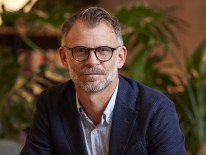 Der Züricher Architekt Andrin Schweizer setzt bei der Wohnraumgestaltung gerne auf Schwarz – auch im Bad.