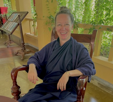 Sarong mit Handtuch - die häufigste Kleidung während einer Ayurveda-Kur