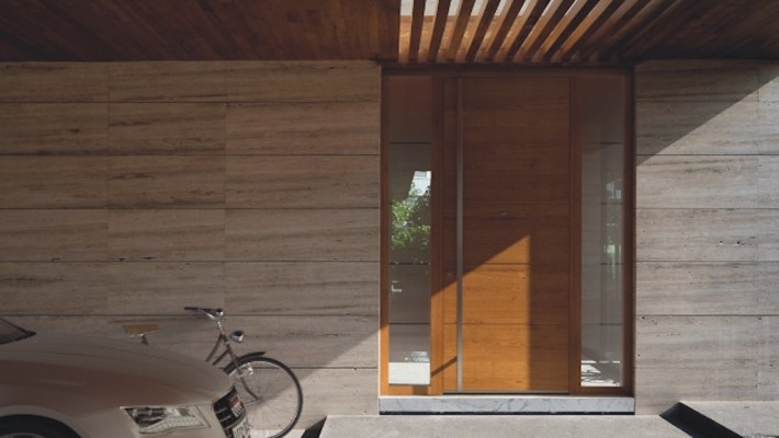 Die Qualitäten von Eingangstüren aus Holz
