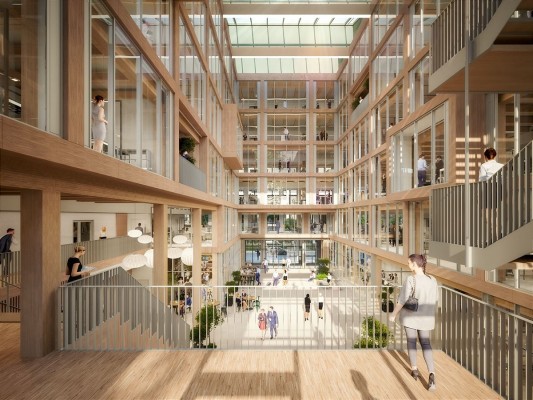 Hölzernes Atrium im i8 (© R&S Immobilienmanagement GmbH)