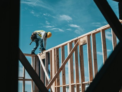 Holz(hybrid)bauten werden immer beliebter (Foto ©  Josh Olalde, Unsplash)