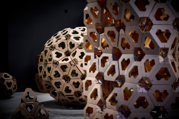 Skulptur von Collective Paper Aesthetics, Foto: Jason Isolini