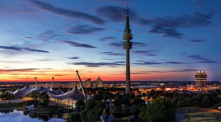 Olympiastadion mit Fernsehturm | © Bild von Michael Siebert auf Pixabay