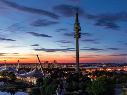 Olympiastadion mit Fernsehturm | © Bild von Michael Siebert auf Pixabay