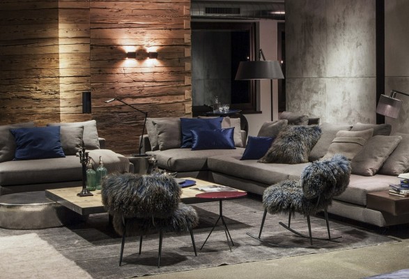 Im gemütlichen Chalet-Stil, ein Bereich der weitläufigen ausstellung | Foto © Wetscher