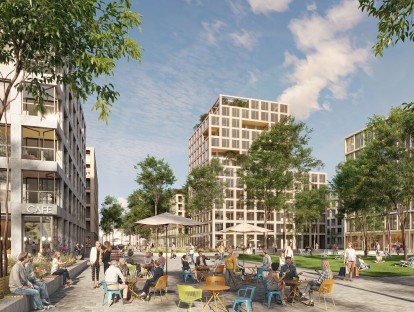 Bahnhofsplatz: Gebäude mit hellen Naturstein- und Rottönen vermitteln Offenheit und Wärme. Begrünte Dachterrassen und große Fensterflächen lassen das Areal freundlich und lebendig wirken.