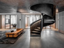 spitzbart-Treppe in einem exklusiven Büro