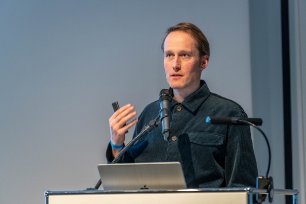 Prof. Niklas Fanelsa (TUM) - Bioregionale Architektur und Design Praxis | © Edward Beierle