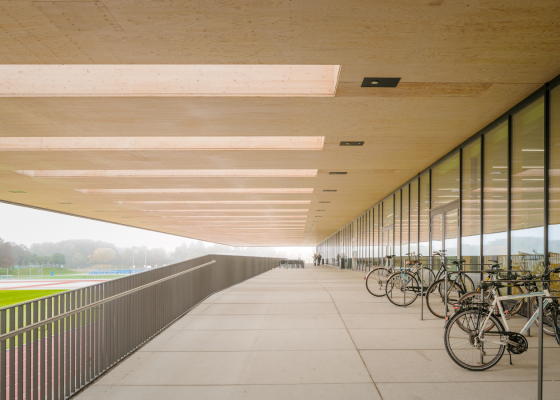 Auskragendes Dach auf dem TUM Campus
