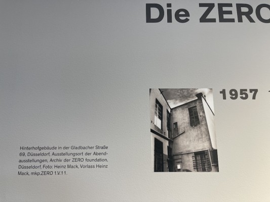 Hinterhofgebäude in der Gladbacher Straße 69, Düsseldorf, Ausstellungsort der Abend-ausstellungen, Archiv der ZERO foundation, Düsseldorf, Foto: Heinz Mack, Vorlass Heinz Mack. mko.ZERO 1.V.11.