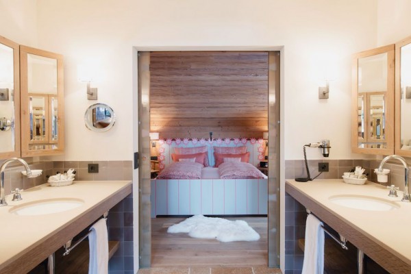 Bad & Schlafzimmer im "Grand Chalet  (Chalet II)" | © Lech Lodge