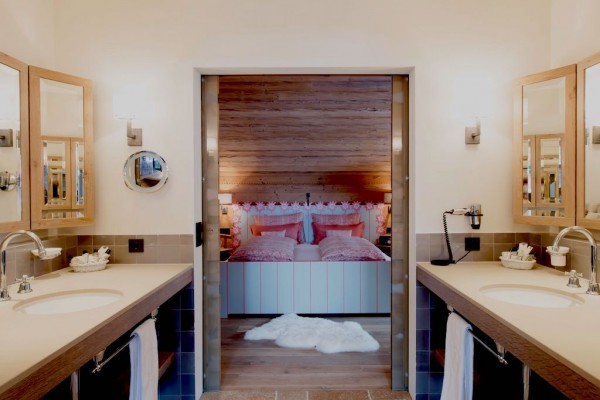 Bad & Schlafzimmer im "Grand Chalet  (Chalet II)" | © Lech Lodge