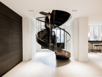 Spindeltreppe im Bürogebäude