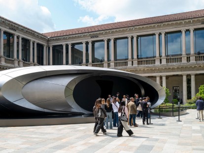 Zaha Hadid auf der Piazza Quadrilatero | © Wetscher