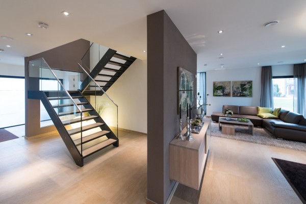 Wangentreppe von spitzbart treppen - kombiniert die Materialien Stahl und Glas – Foto © spitzbart treppen