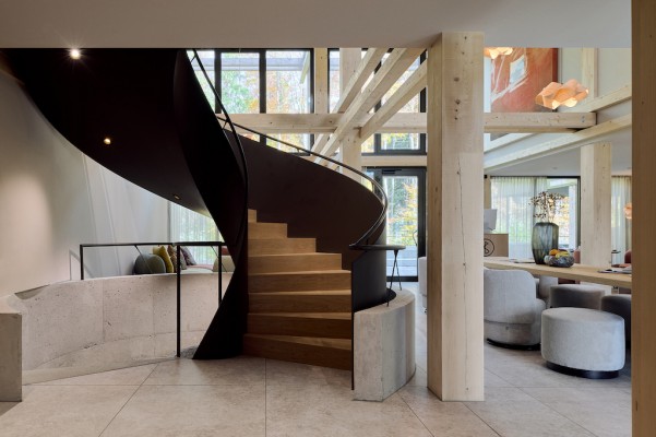 Treppe im Hotel von spitzbart treppen - Kombination aus Stahl und Holz, widerstandsfähig für öffentliche Gebäude - Foto @ Jonathan Sage