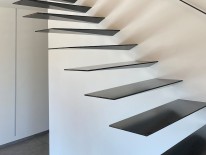 Kragarmtreppe Voute von spitzbart treppen - filigrane Konstruktion aus Stahl mit geringem Materialeinsatz