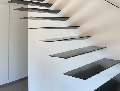 Kragarmtreppe Voute von spitzbart treppen - filigrane Konstruktion aus Stahl mit geringem Materialeinsatz