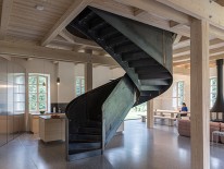 Faltwerktreppe mit geländerhoher Wange