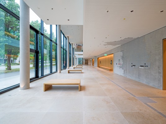 Foyer zur Dachauer Straße