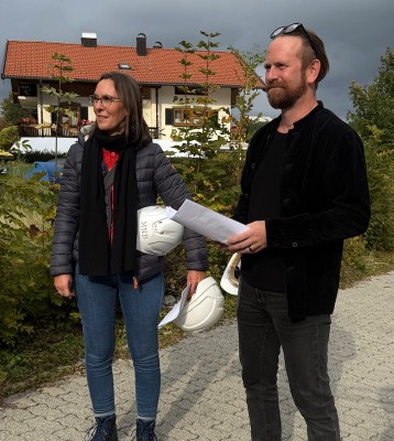Projektleiterin Christine Grüner und ihr Kollege Jan Kaschig