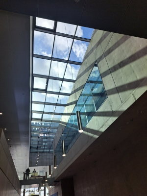 Puristisch und licht: LAB 48 innen (Foto: A. Schmelter-Kaiser)